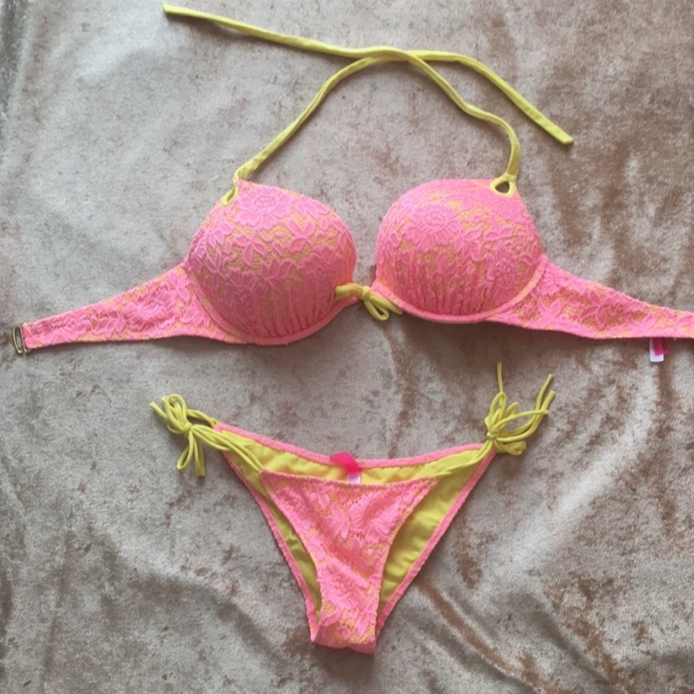 VS Gorgeous Fire Coral Lace Bikini 34D/ XS
